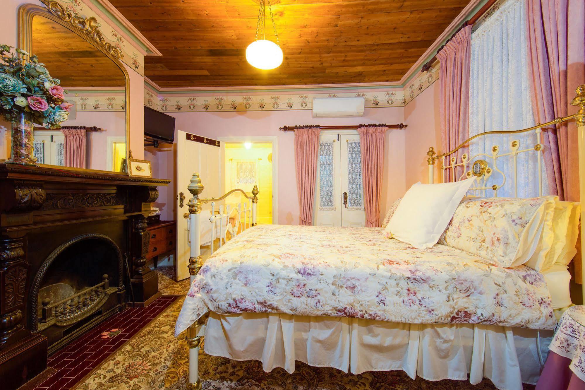 Barnsley House Bed And Breakfast Beechworth Buitenkant foto
