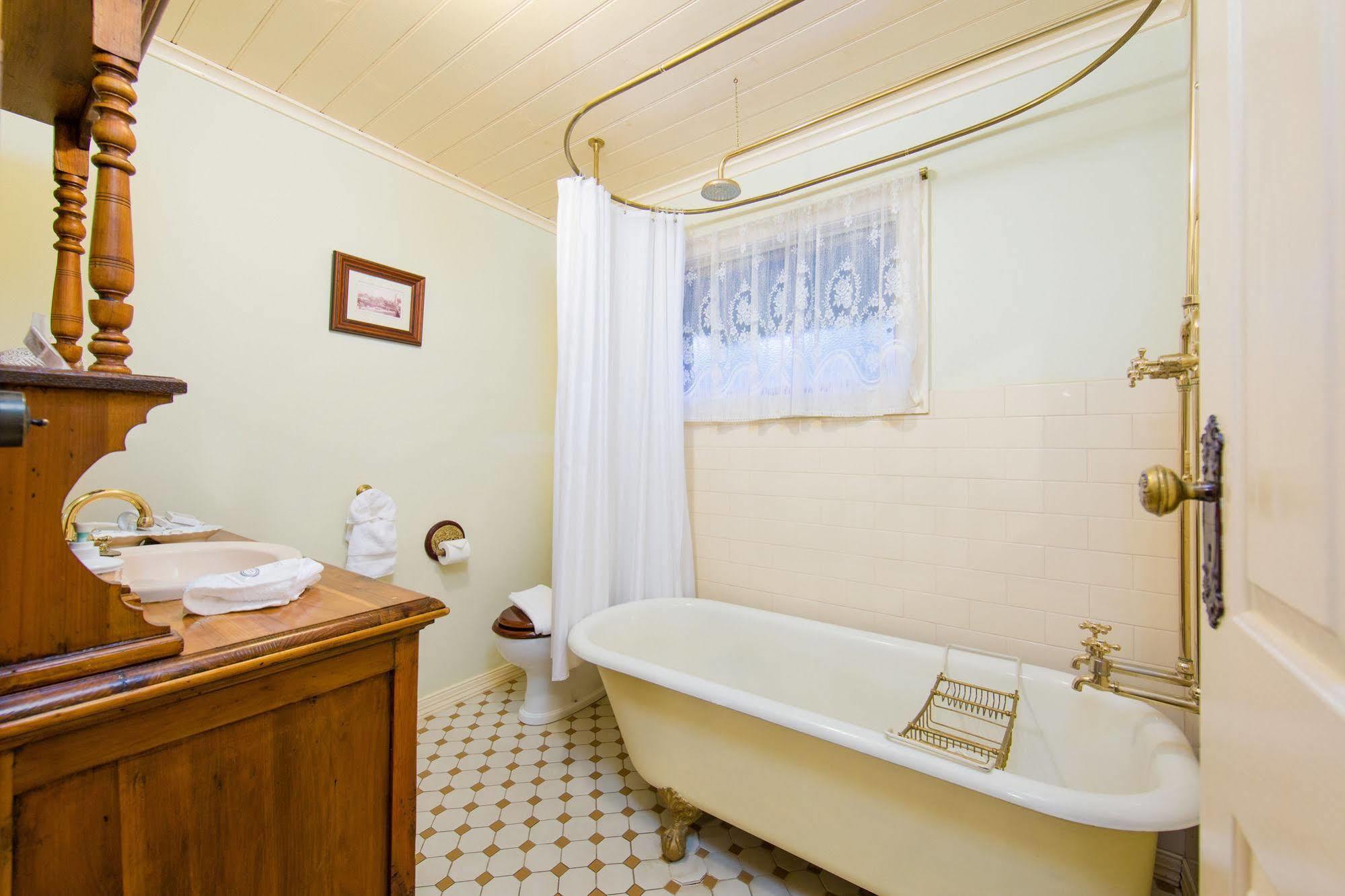 Barnsley House Bed And Breakfast Beechworth Buitenkant foto