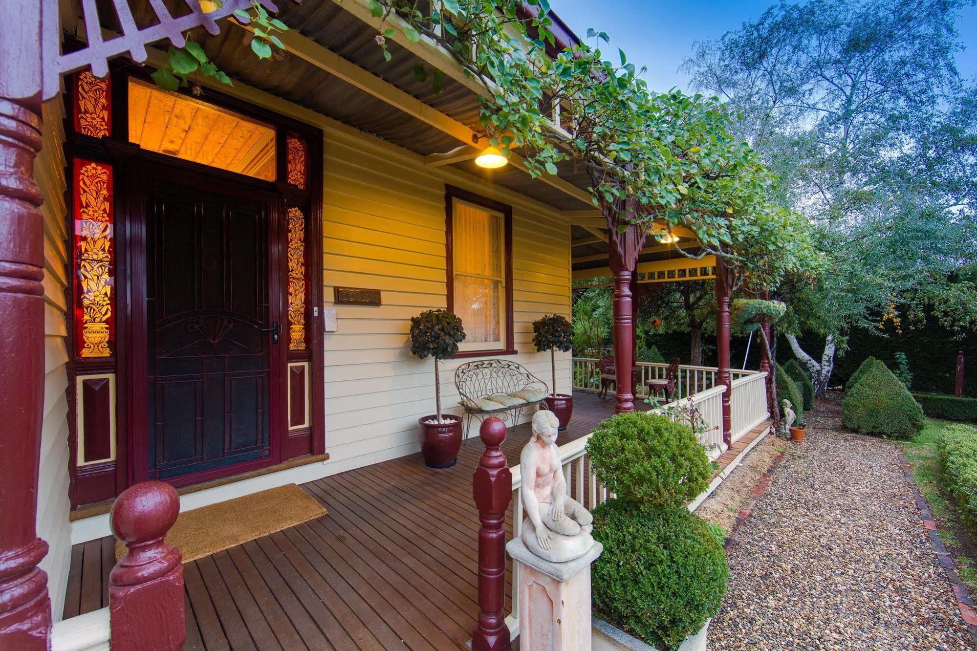 Barnsley House Bed And Breakfast Beechworth Buitenkant foto
